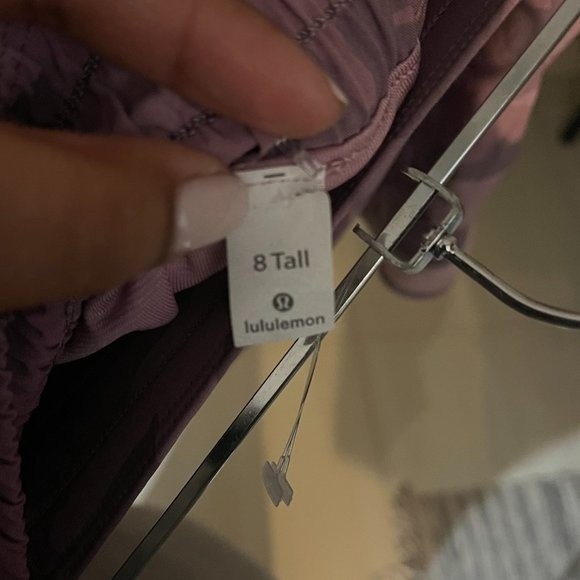 Lululemon Hotty Hot Short II 4" Camo Pink Taupe Size 8 - Picture 7 of 8